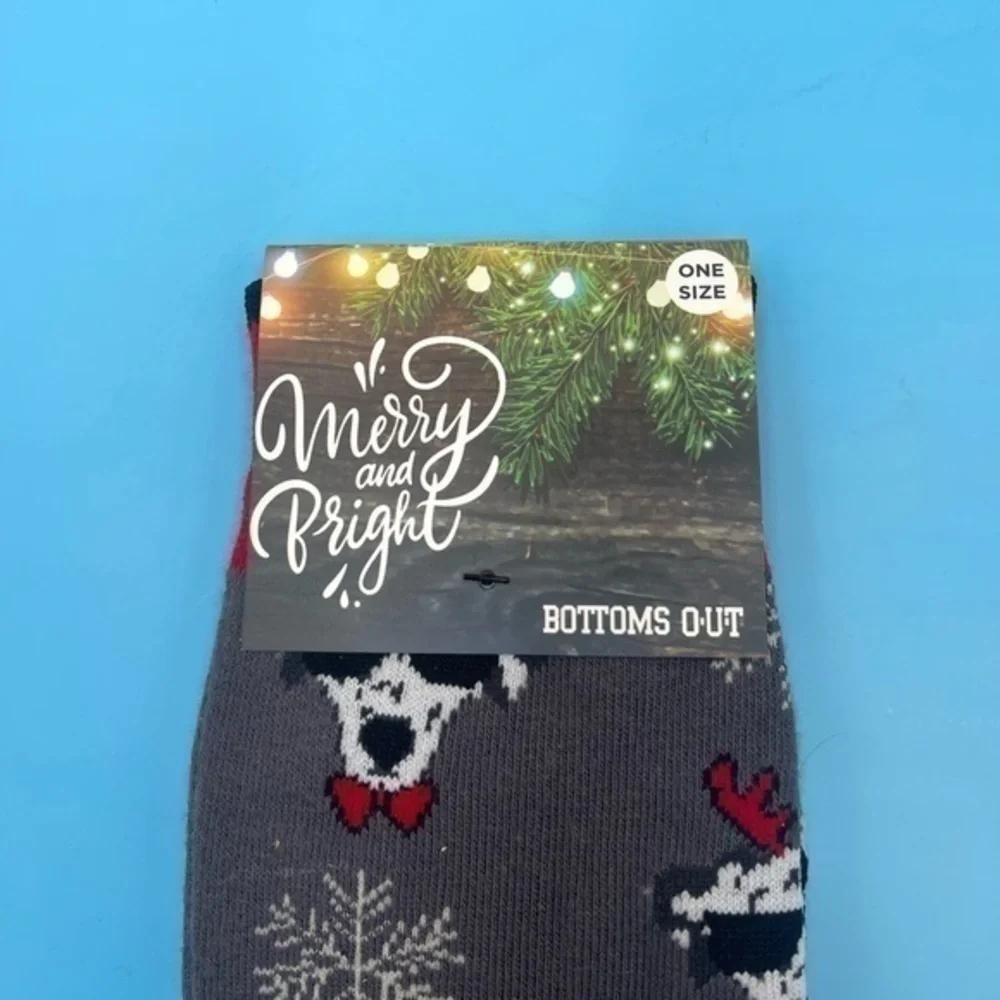 MENS ACCESORY BUNDLE: 1 Minimalistic Pop-Up Card Wallet + NWT - SOCKS